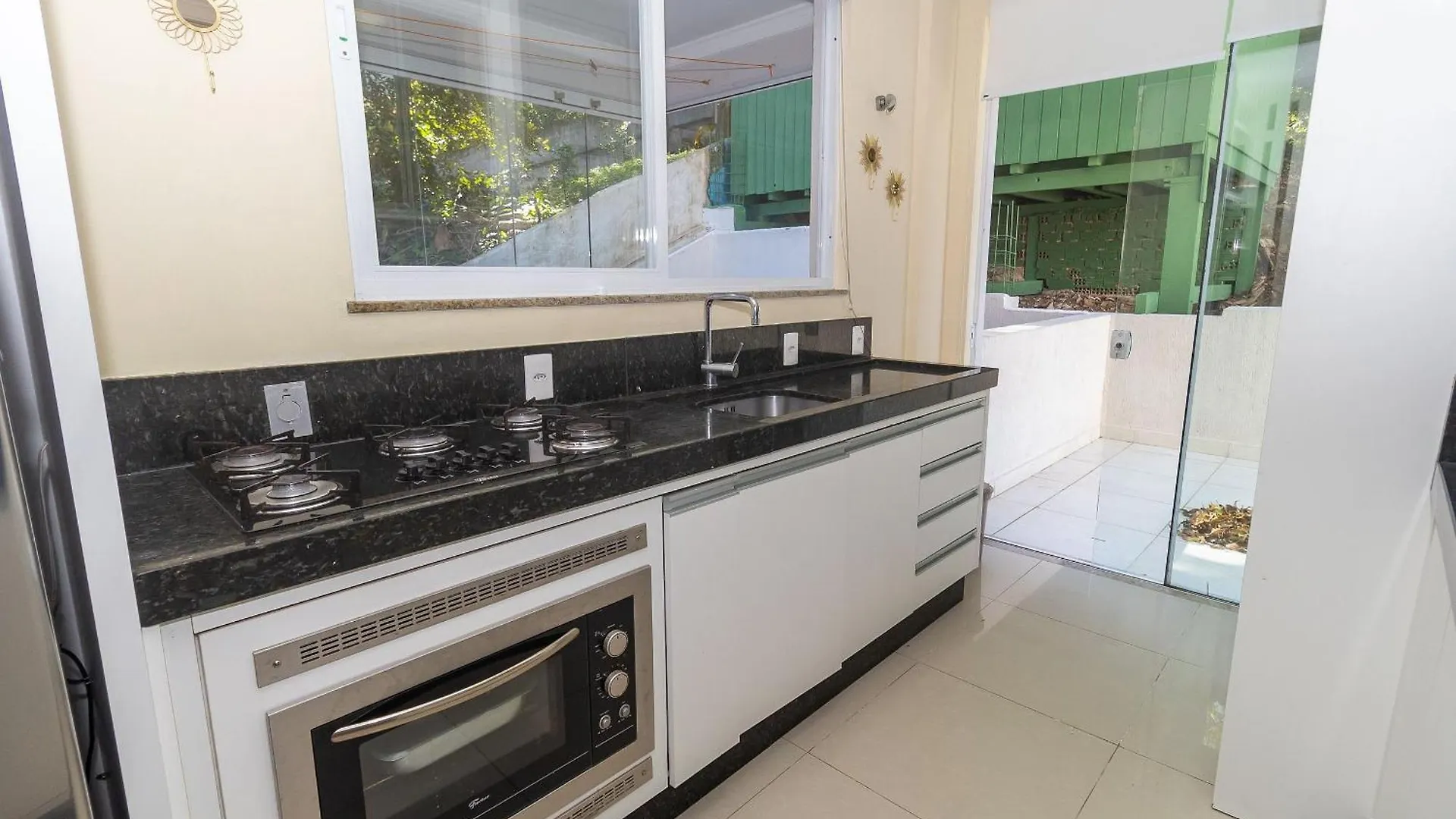379 - Maravilhoso Apto 2 Quartos Na Lagoinha Bombinhas 0*,  Brazil