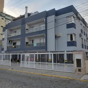 Apartamento Apto 2 Quartos No Centro De Bombinhas, 130 Metros, Bombinhas